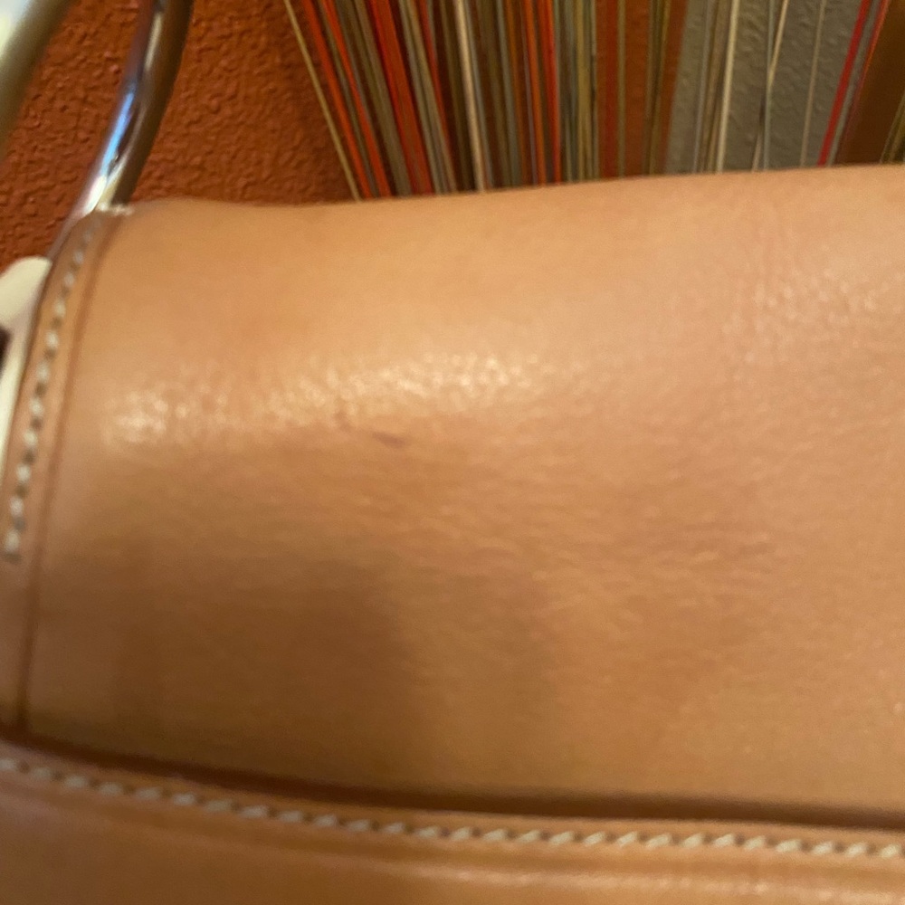 Prada Vitello - EUC - Daino Leather Shoulder Bag - Like New, Pristine! - Picture 16 of 16